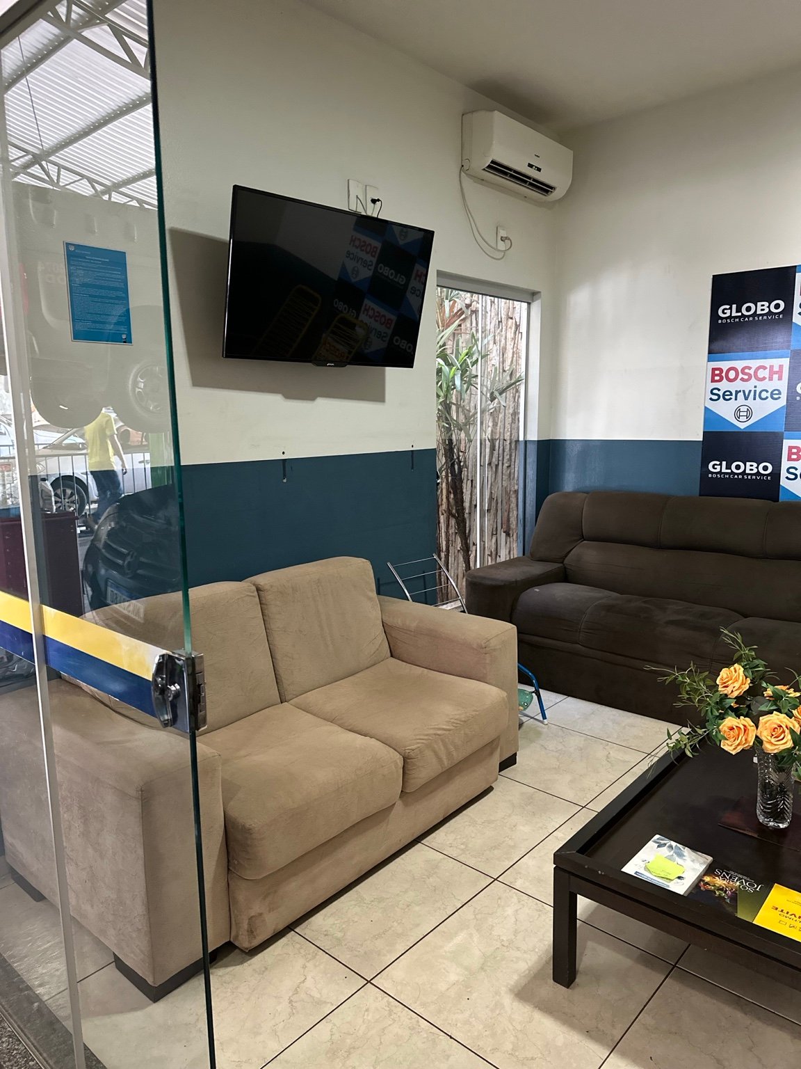 Sala de espera na Jataí Auto Center