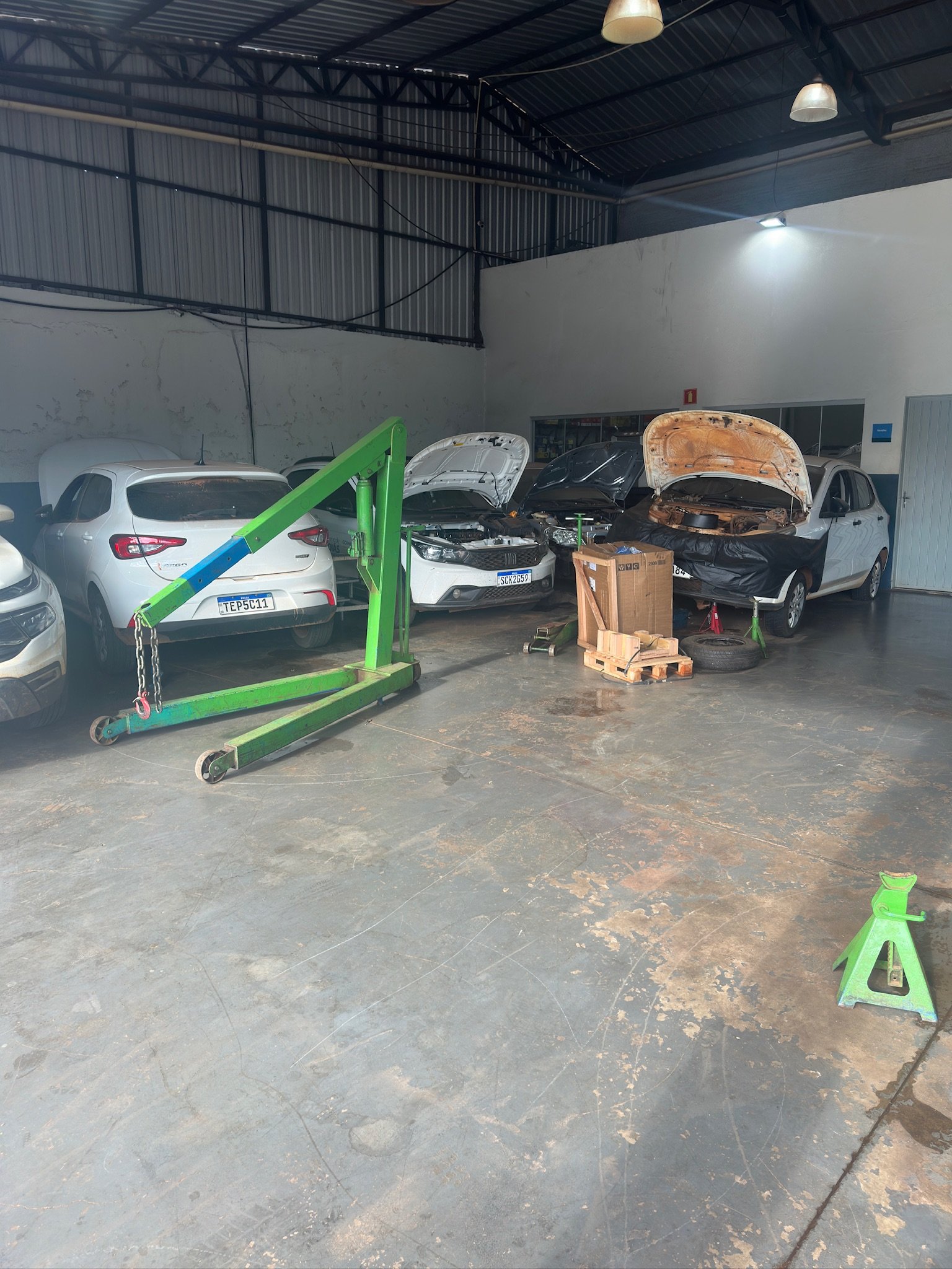 Espaço para manutenção dos veículos na Jataí Auto Center