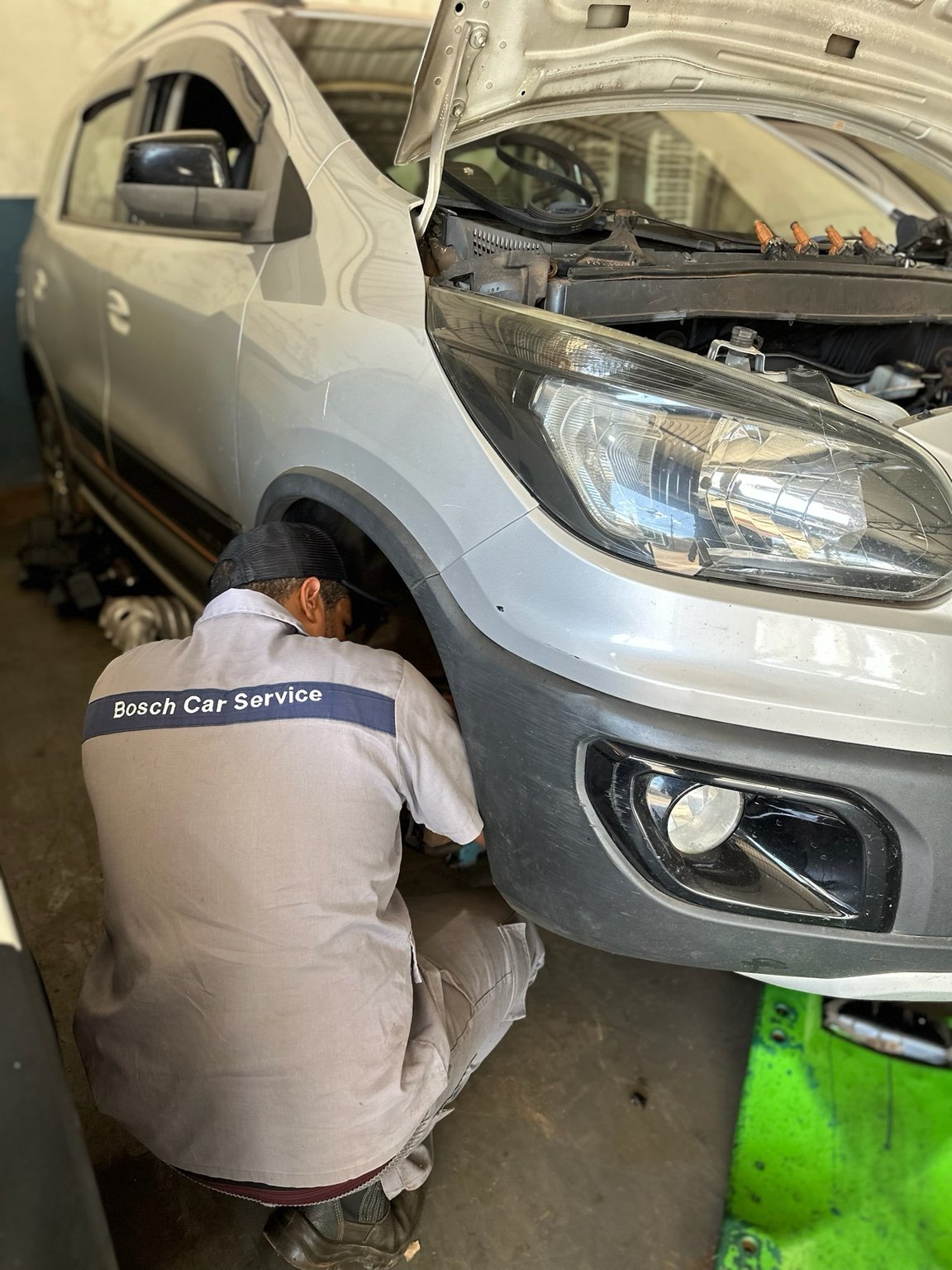 Serviço em execução no veículo na Jataí Auto Center